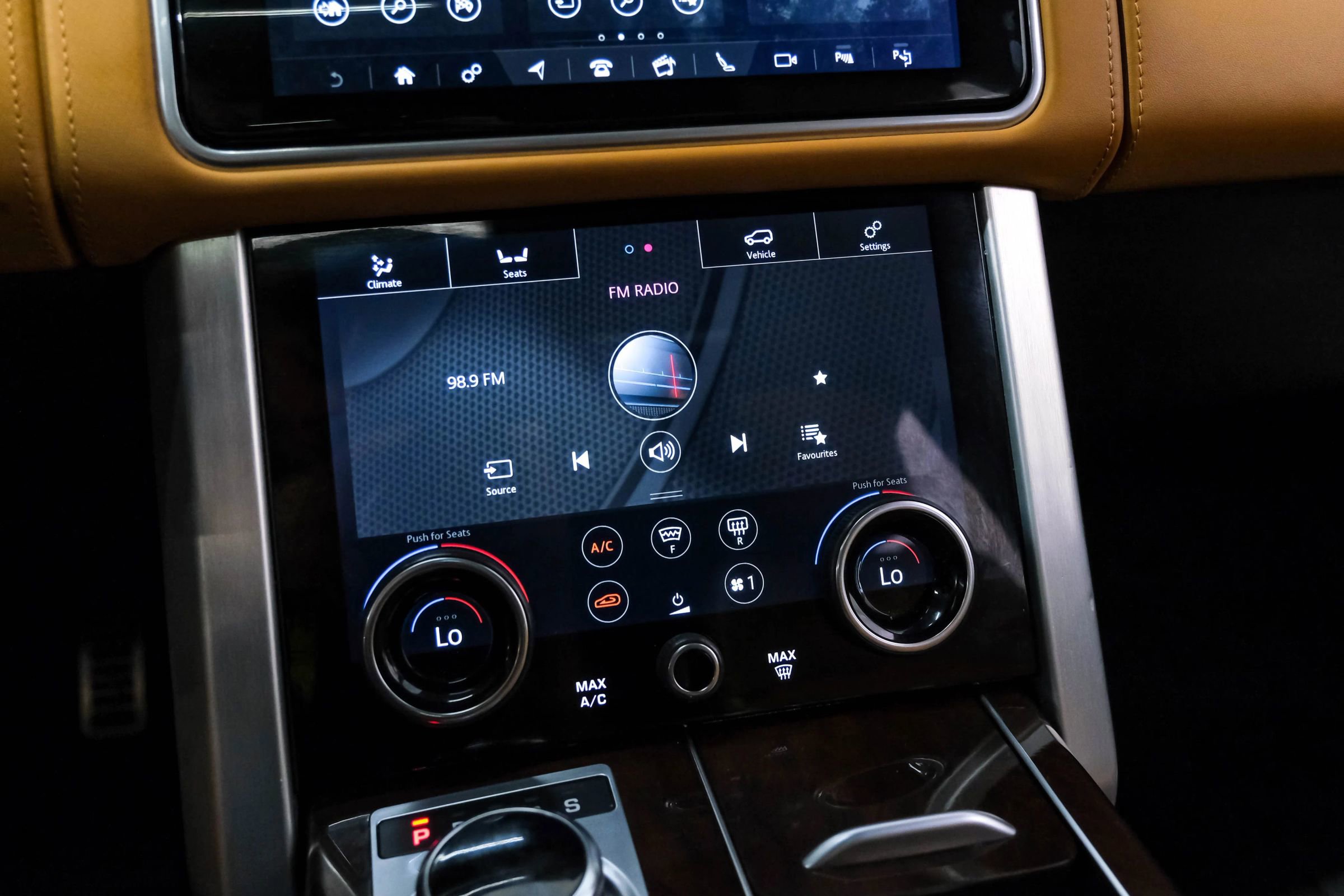 Used 2019 Land Rover Range Rover Long Wheelbase Autobiography image 20