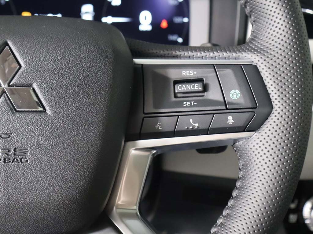 New 2025 Mitsubishi Outlander AWD image 49