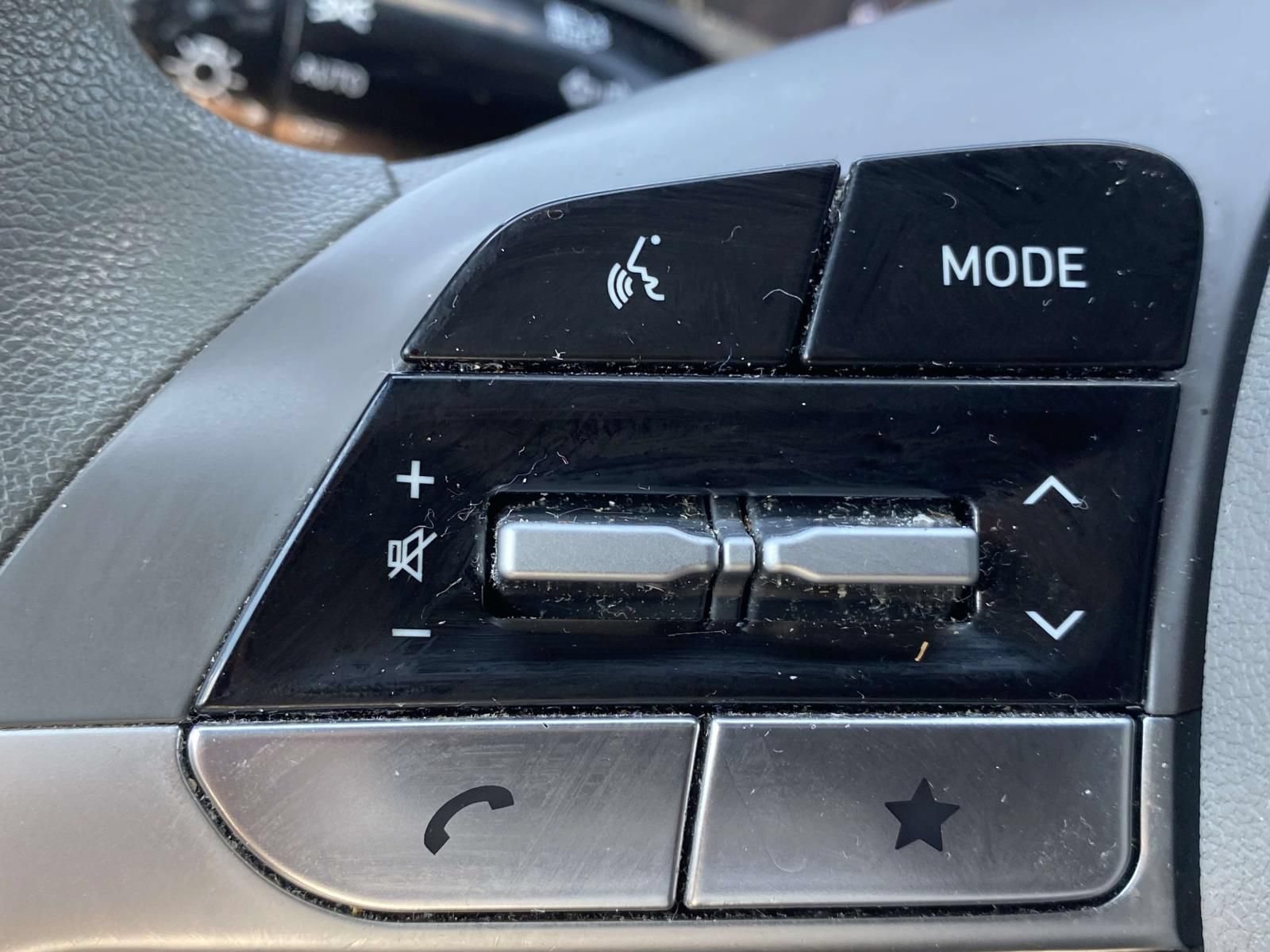 Used 2024 Hyundai Elantra SEL FWD image 25