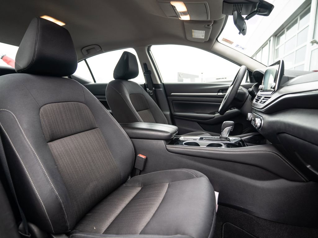 Used 2023 Nissan Altima 2.5 SV AWD/4WD image 14