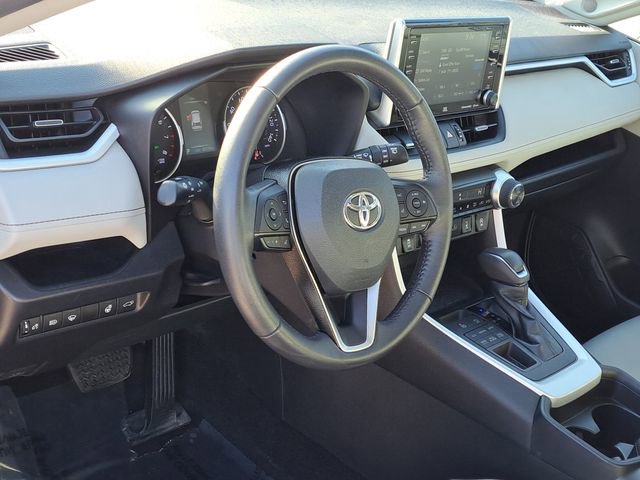 Used 2021 Toyota RAV4 XLE Premium AWD/4WD image 10