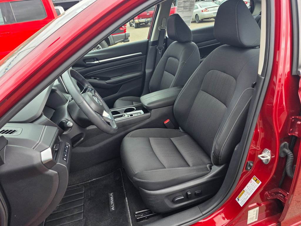 Used 2021 Nissan Altima 2.5 SV w/ SV Premium Package FWD image 3