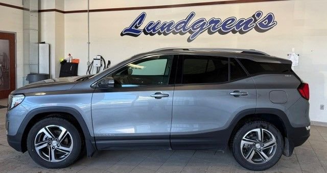 Used 2021 GMC Terrain SLT w/ Infotainment Package II image 2