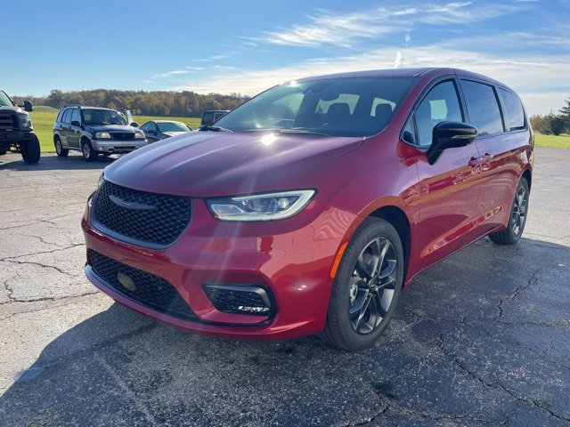 New 2026 Chrysler Pacifica Select image 7