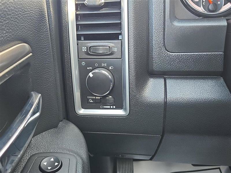Used 2024 RAM 1500 Warlock AWD/4WD image 23