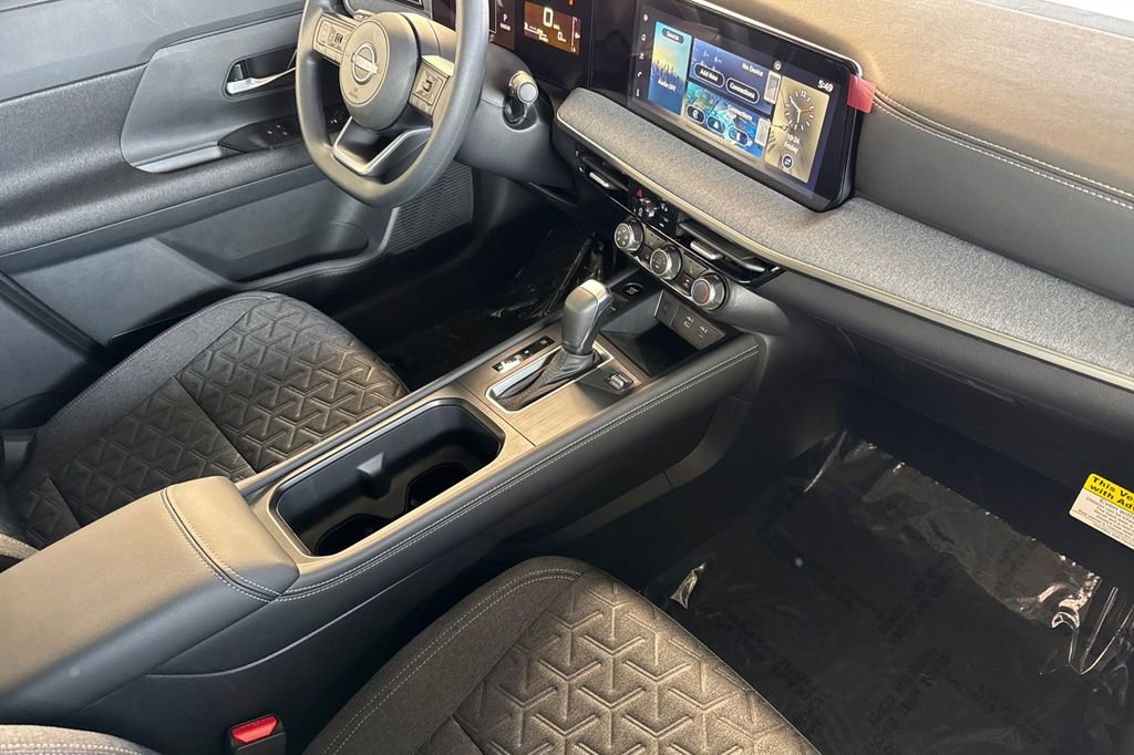 New 2025 Nissan Kicks SV w/ SV Premium Package AWD/4WD image 12