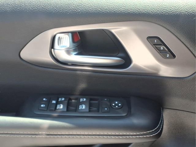 Used 2026 Chrysler Pacifica Select FWD image 17