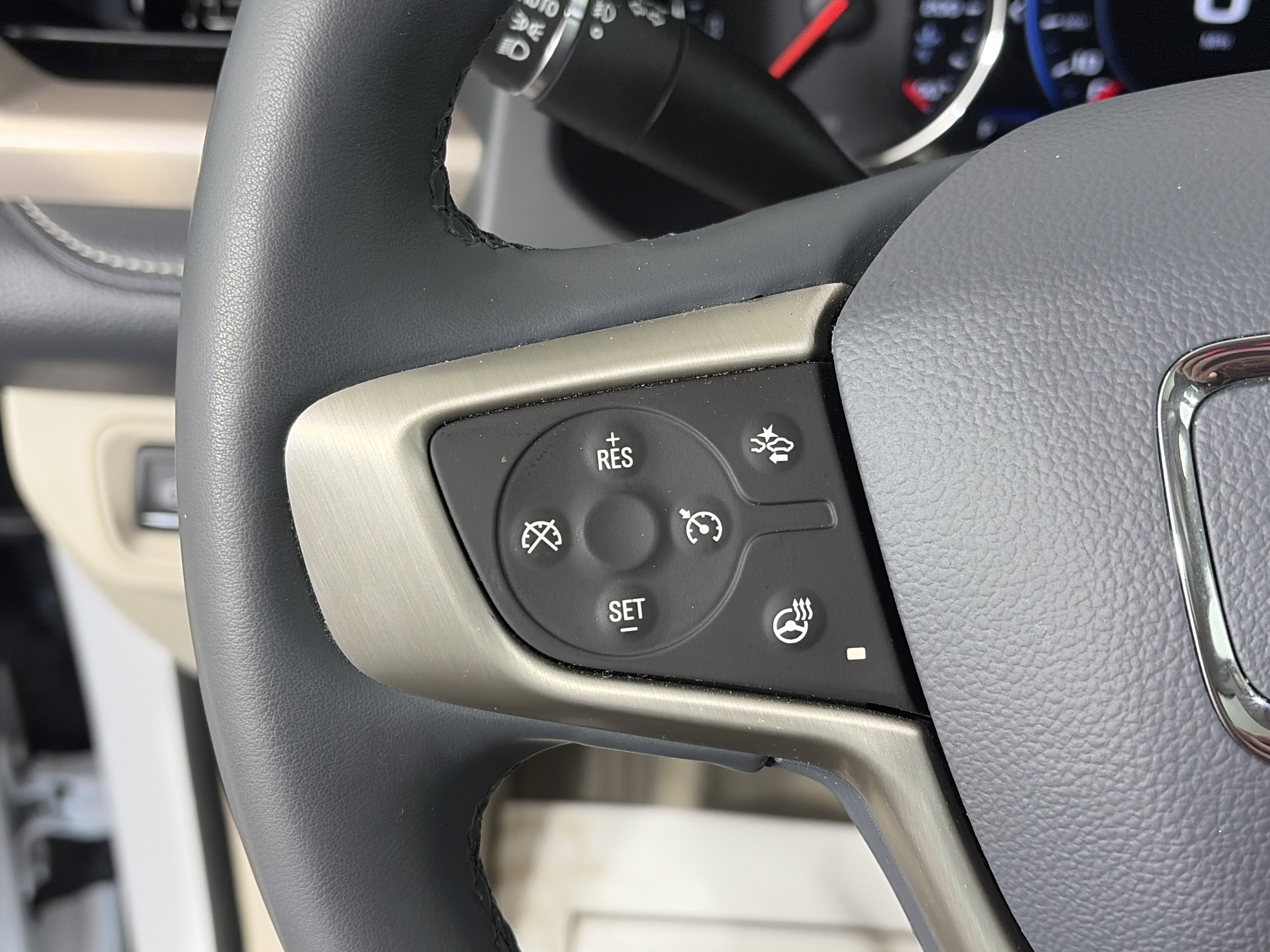 Certified 2023 GMC Acadia Denali image 32