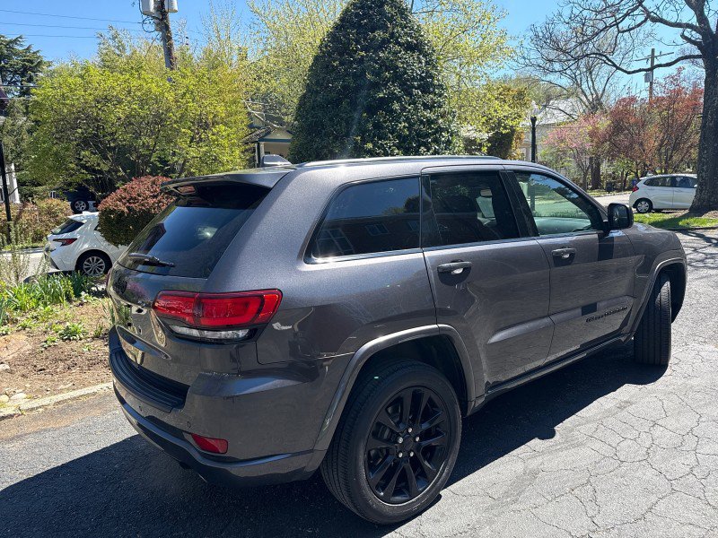 Used 2019 Jeep Grand Cherokee Altitude image 5