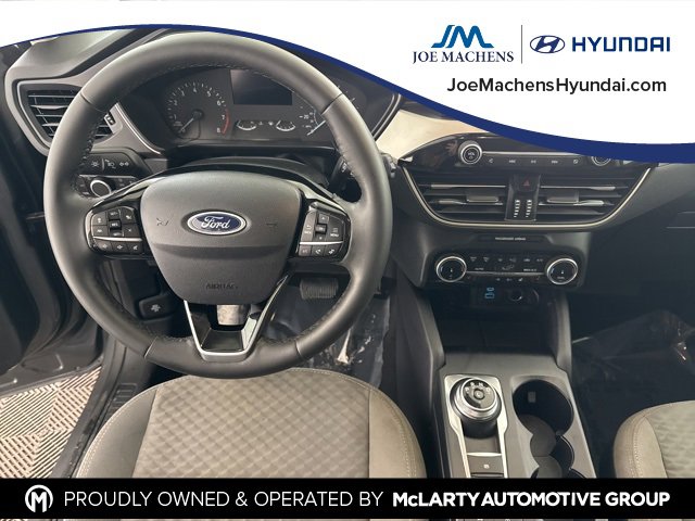 Used 2022 Ford Escape SE w/ SE Sport Appearance Package image 31