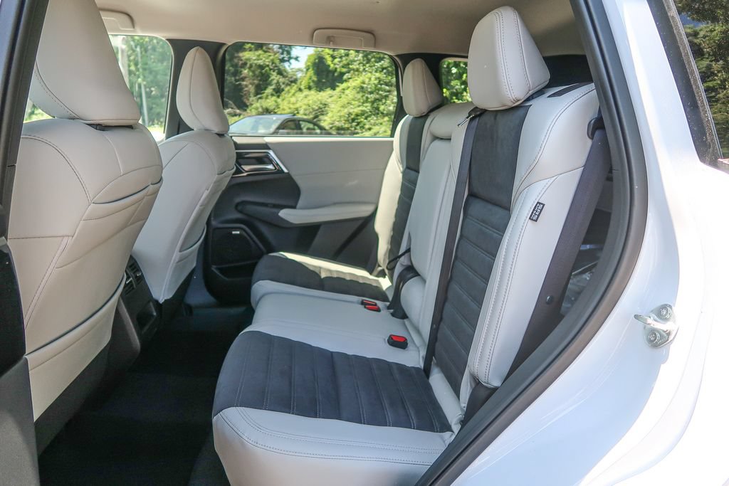 New 2026 Mitsubishi Outlander SE FWD image 22