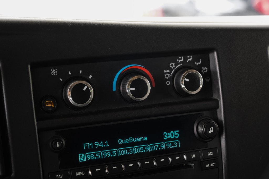 Used 2021 Chevrolet Express 3500 LS w/ Chrome Appearance Package RWD image 20