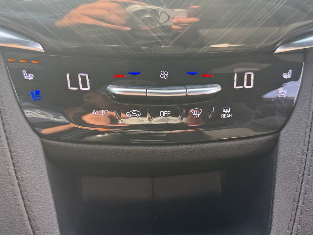 Used 2024 Cadillac XT6 Premium Luxury AWD/4WD image 28