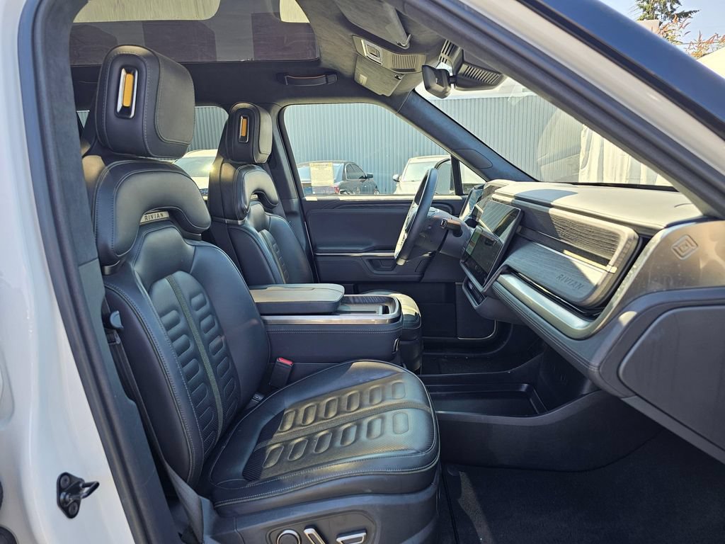 Used 2025 Rivian R1S Adventure Dual AWD/4WD image 10