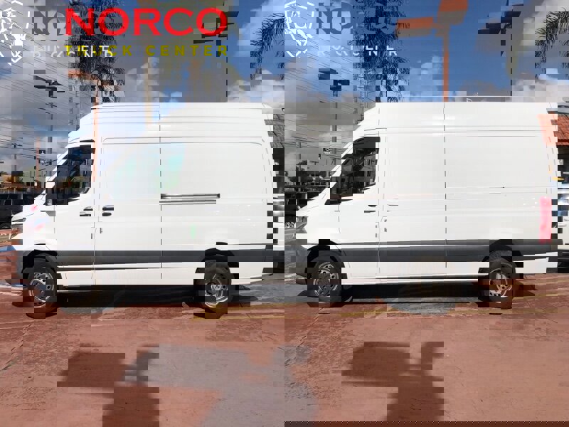 Used 2019 Freightliner Sprinter 3500 image 6