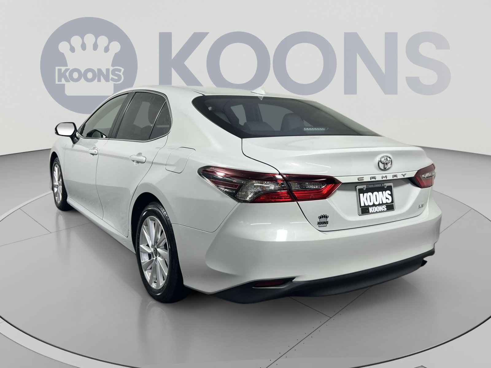 Used 2024 Toyota Camry LE w/ Convenience Package FWD image 4