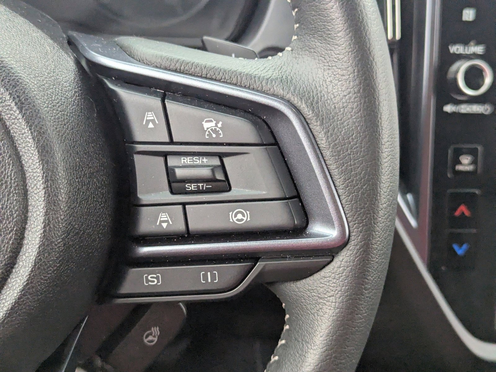 Certified 2025 Subaru Forester Limited image 25