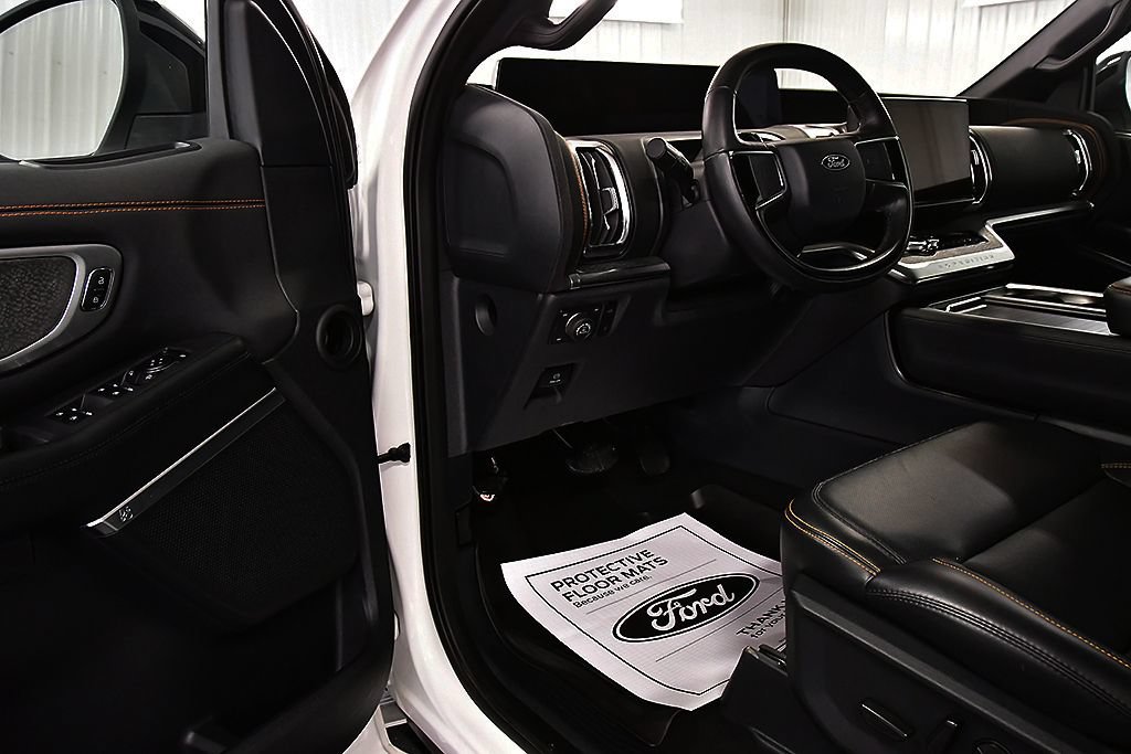 Used 2025 Ford Expedition Tremor AWD/4WD image 15
