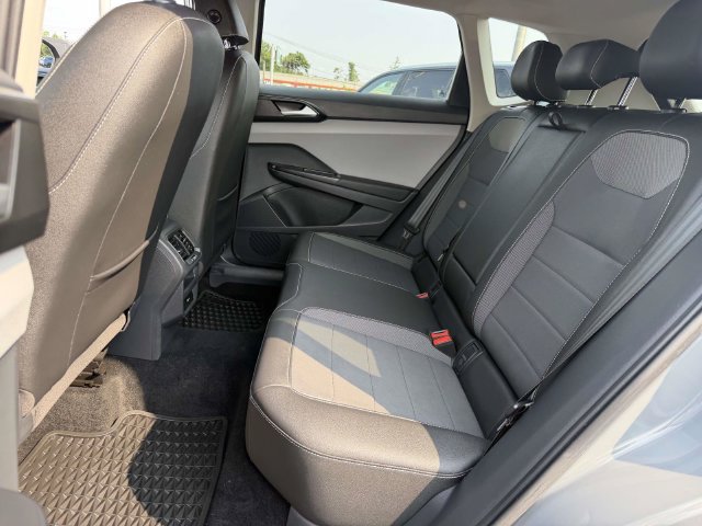 Used 2023 Volkswagen Taos SE AWD/4WD image 10