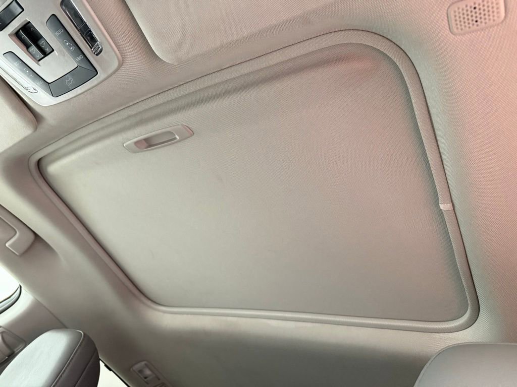 Certified 2024 Toyota Sienna XLE image 19