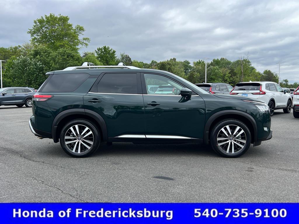 Used 2024 Nissan Pathfinder Platinum w/ Cargo Package AWD/4WD image 9
