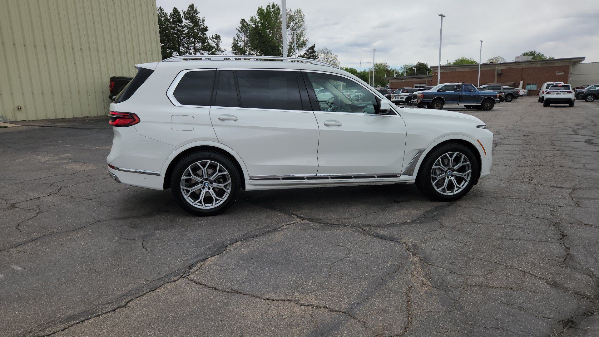 Used 2025 BMW X7 xDrive40i AWD/4WD image 18