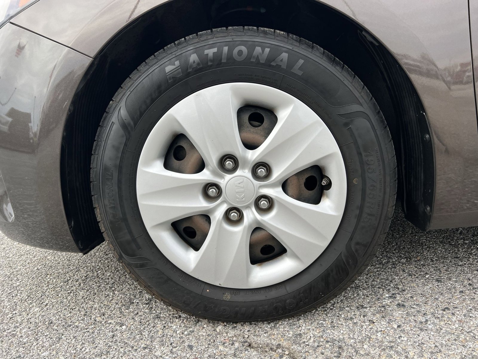 Used 2017 Kia Forte LX image 11