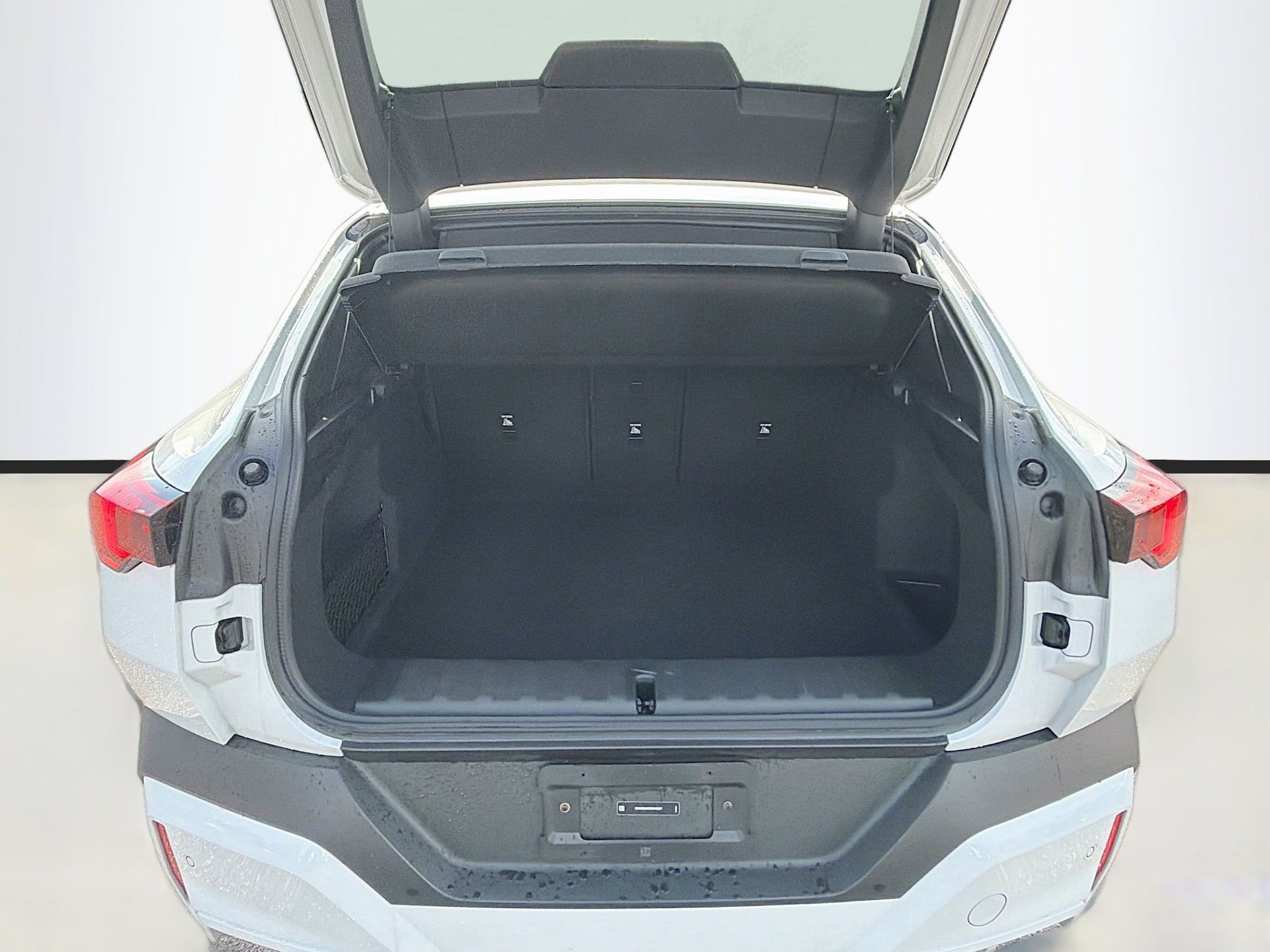 Certified 2025 BMW X2 xDrive28i w/ Convenience Package image 13