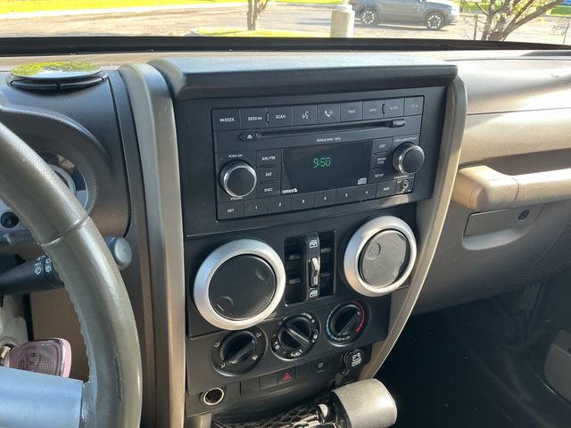 Used 2009 Jeep Wrangler Unlimited Sahara w/ Dual Top Group AWD/4WD image 14