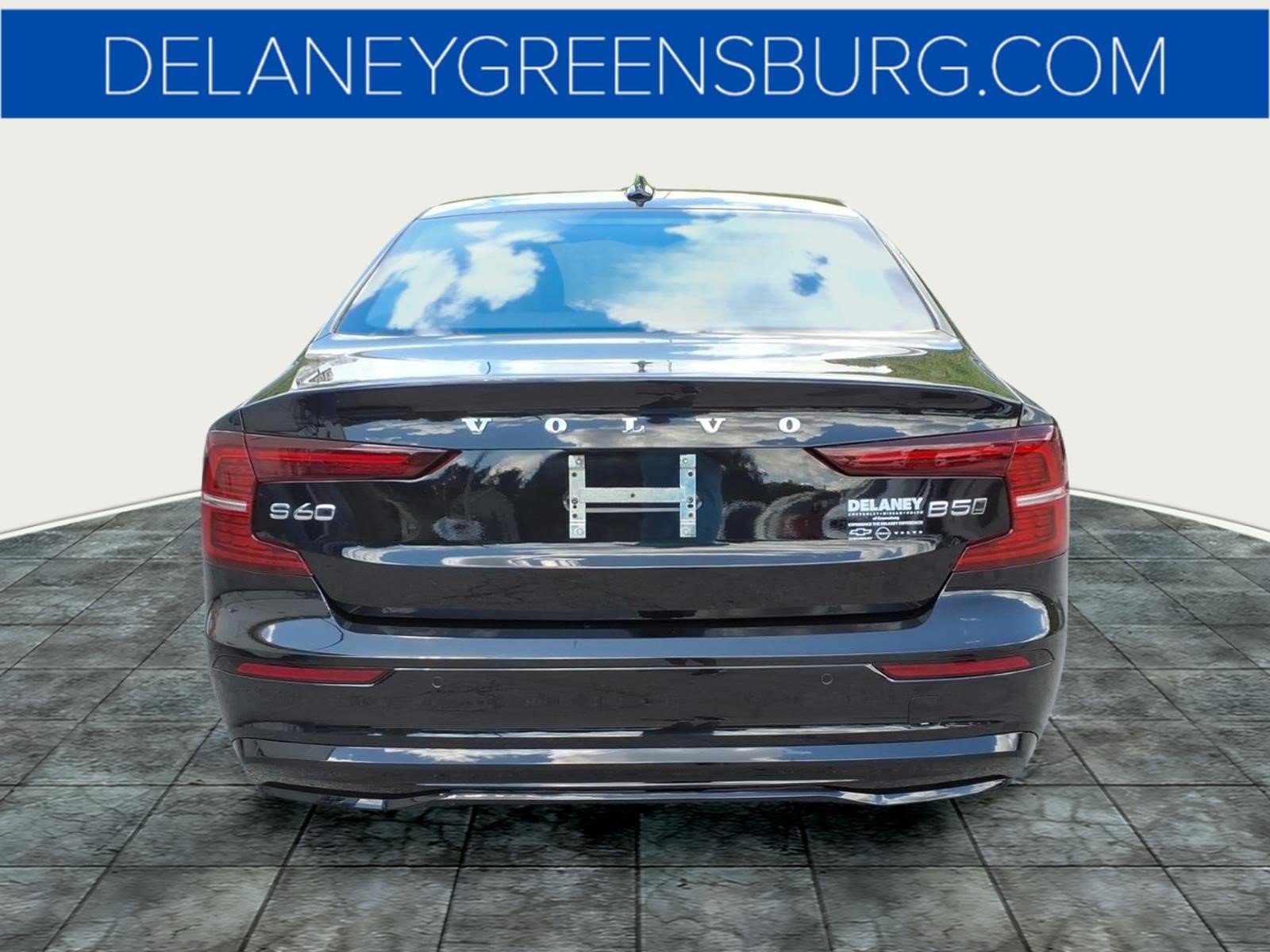 Used 2024 Volvo S60 B5 Plus w/ Climate Package AWD/4WD image 4