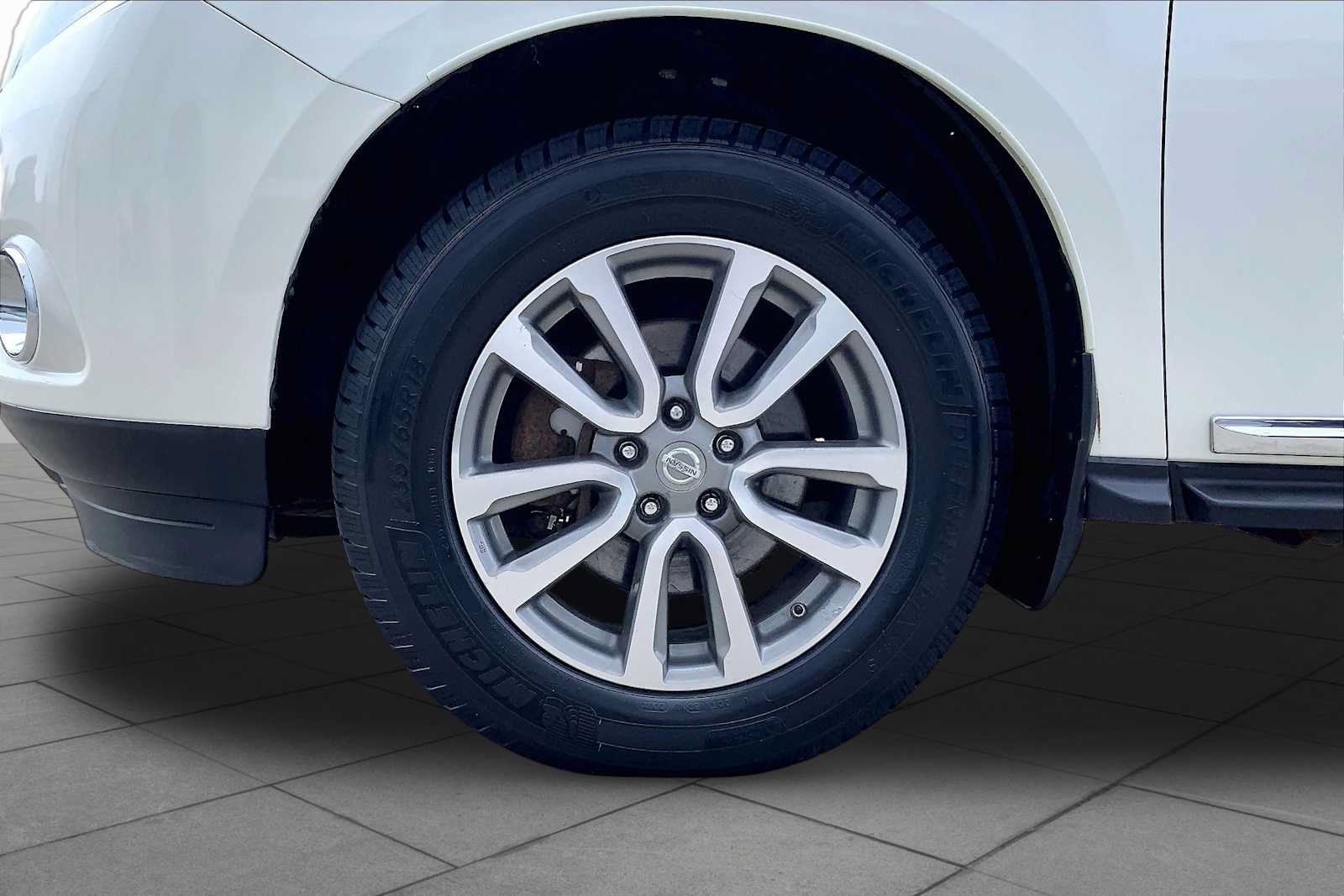 Used 2016 Nissan Pathfinder SL w/ SL Premium Package AWD/4WD image 10