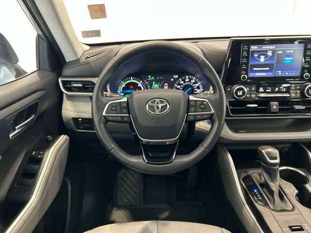 Used 2021 Toyota Highlander XLE AWD/4WD image 10