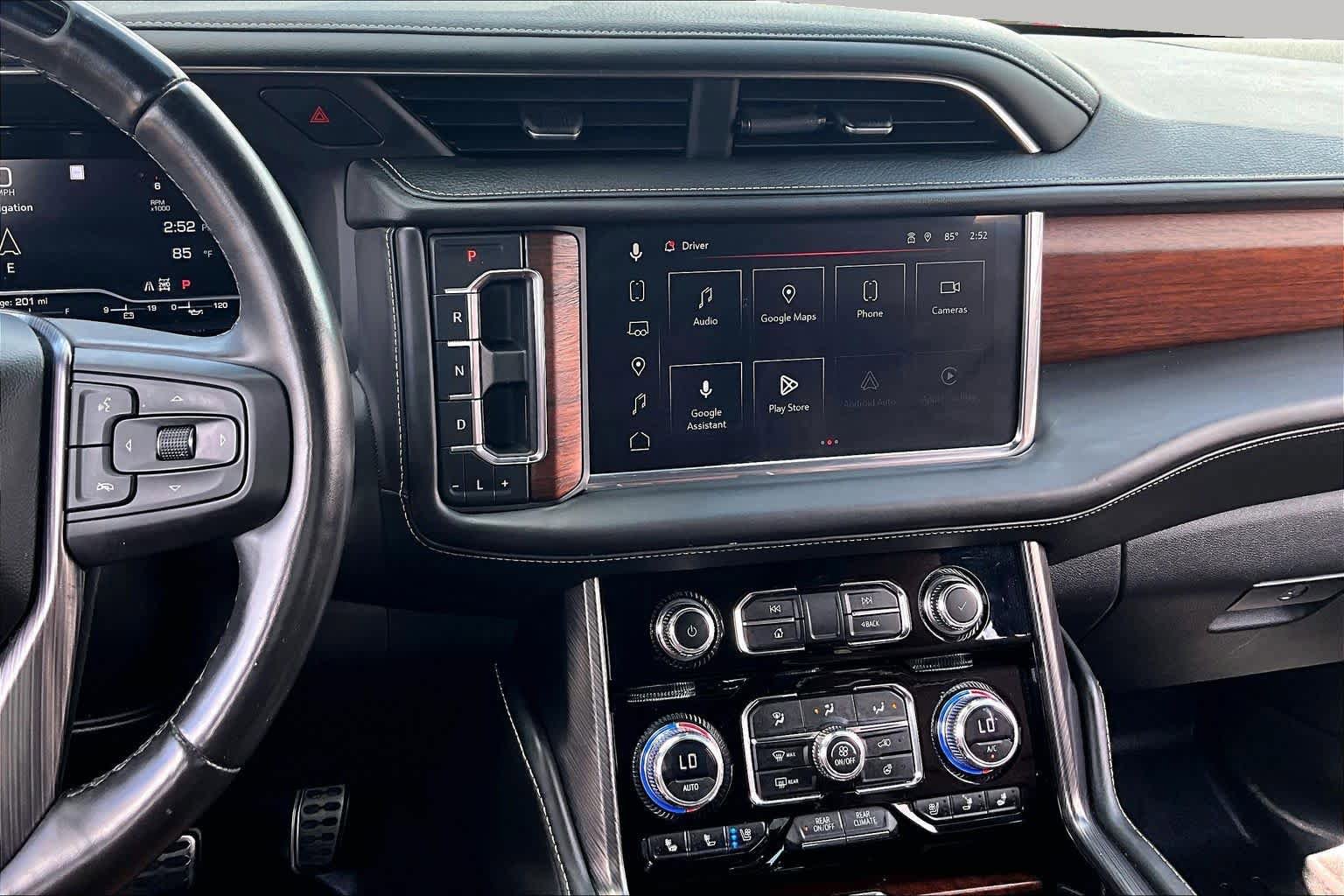 Used 2023 GMC Yukon Denali Ultimate AWD/4WD image 7