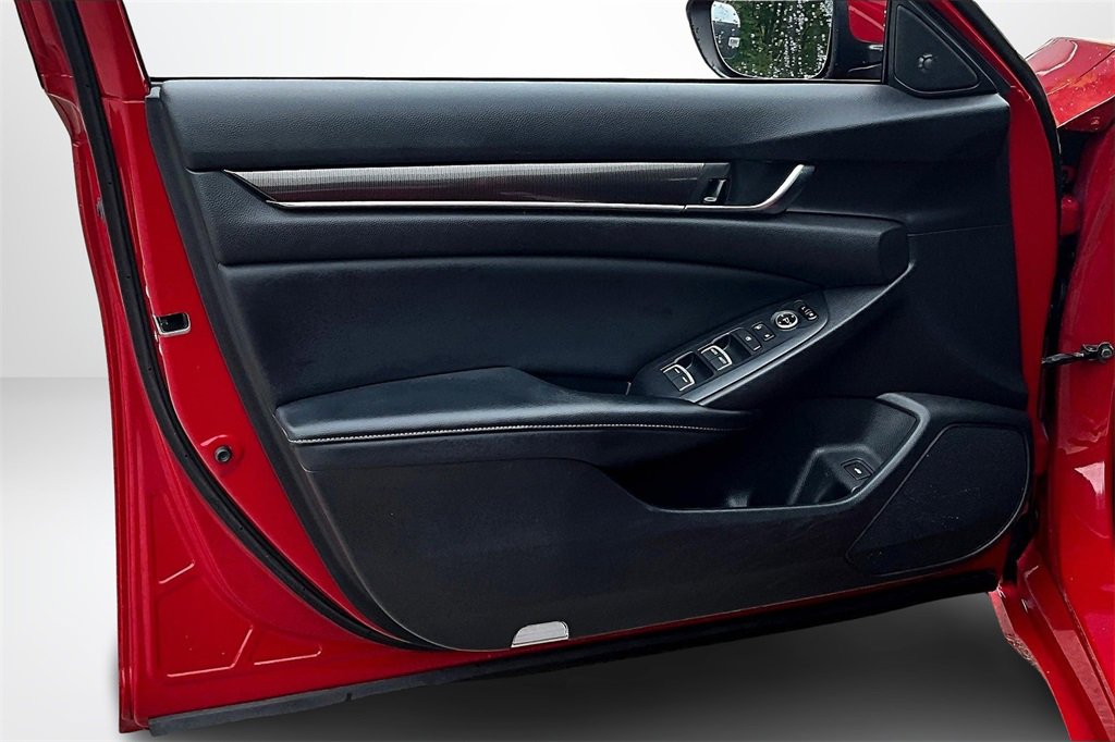 Used 2018 Honda Accord Sport image 18