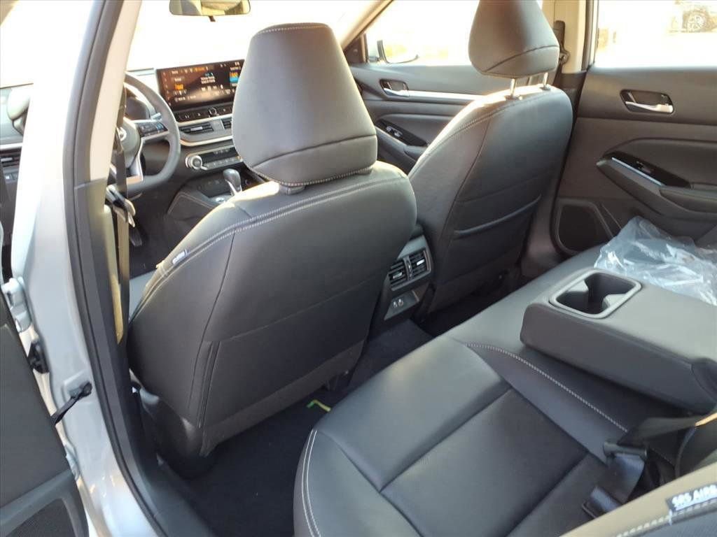 New 2025 Nissan Altima 2.5 SL image 32