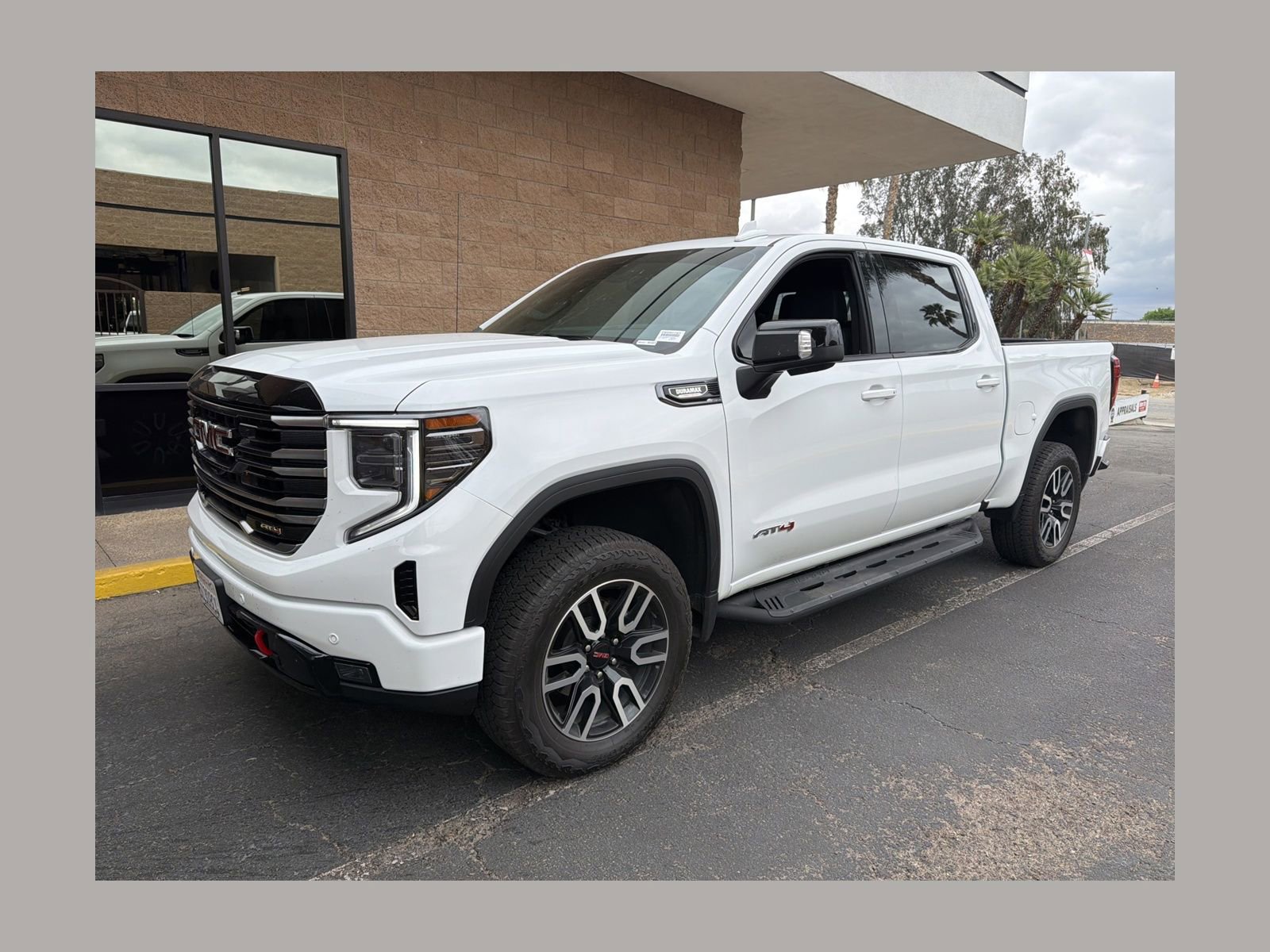 Certified 2025 GMC Sierra 1500 AT4 w/ AT4 Premium Package