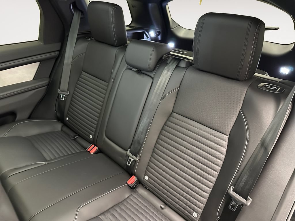 New 2026 Land Rover Discovery Sport Landmark AWD/4WD image 13