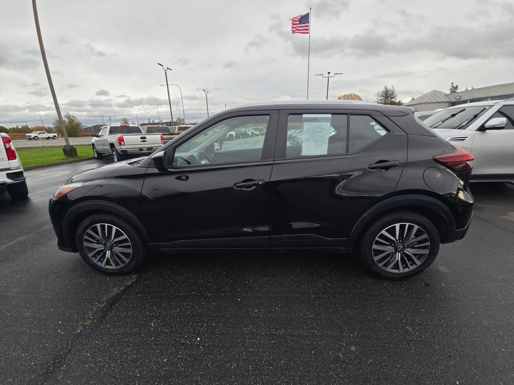 Used 2024 Nissan Kicks SV image 7