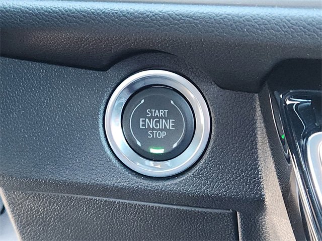 Used 2026 Chevrolet Traverse LT w/ Driver Confidence Package image 35