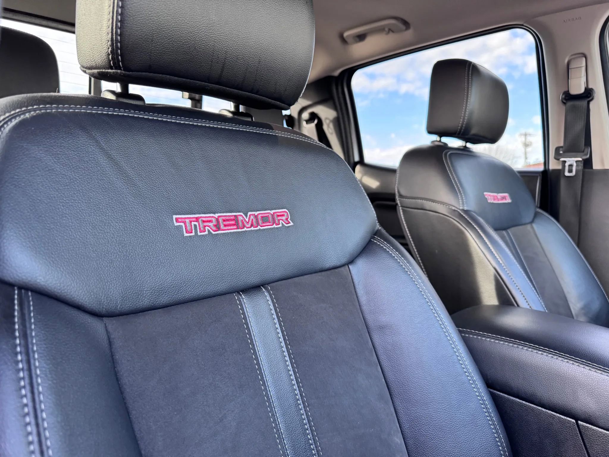 Used 2022 Ford Ranger Lariat w/ Tremor Off-Road Package image 16