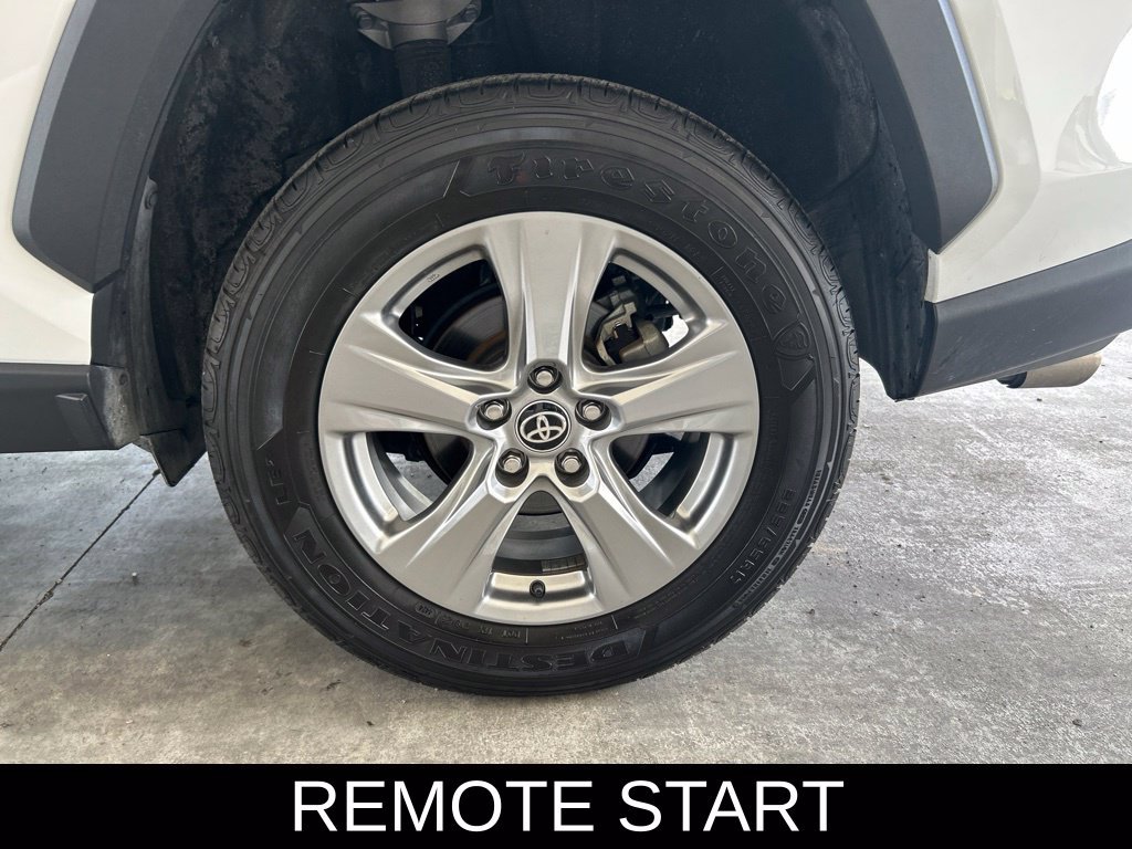 Used 2025 Toyota RAV4 XLE FWD image 15