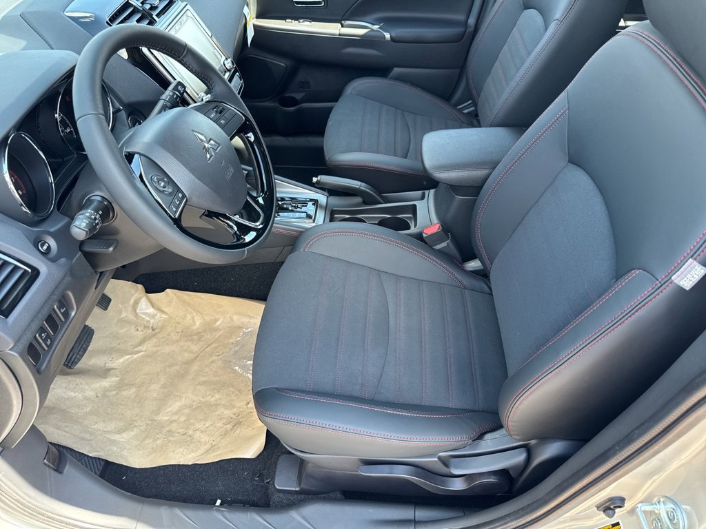 New 2027 Mitsubishi Outlander Sport SE FWD image 17