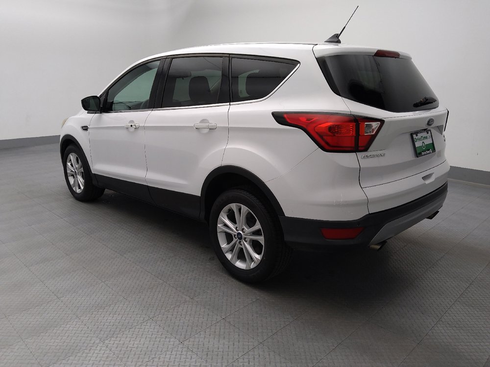 Used 2019 Ford Escape SE FWD image 3
