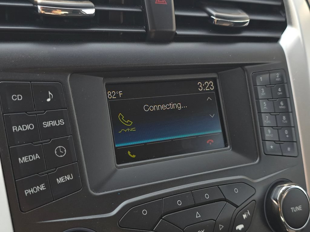 Used 2016 Ford Fusion SE FWD image 29