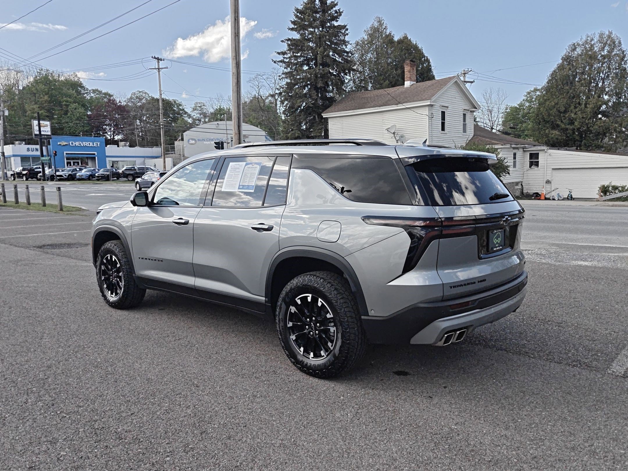 Certified 2025 Chevrolet Traverse Z71 w/ Enhanced Driving Package AWD/4WD image 3