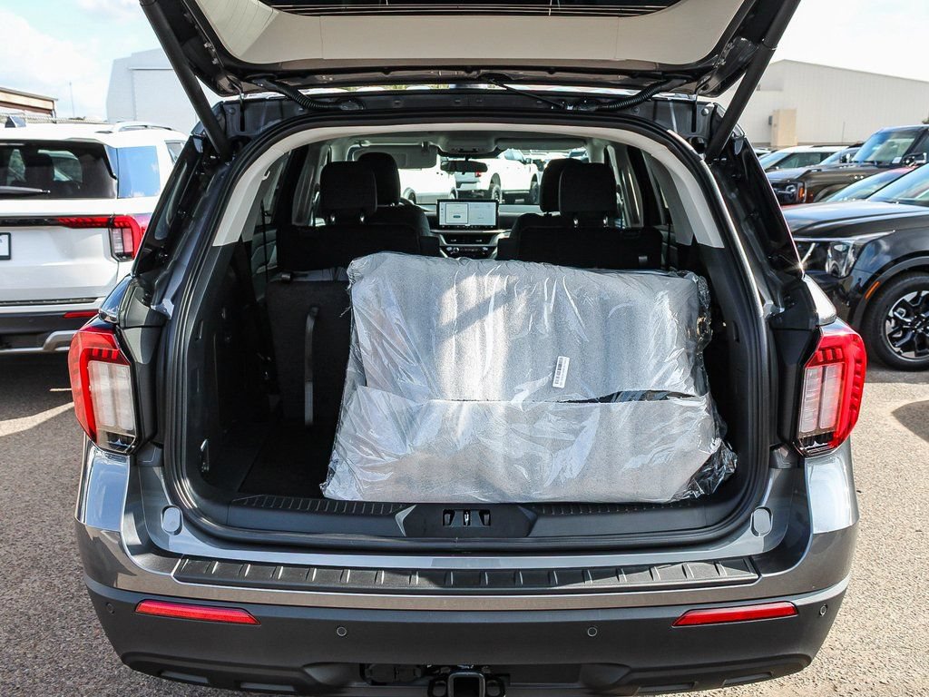 New 2026 Ford Explorer Active RWD image 27