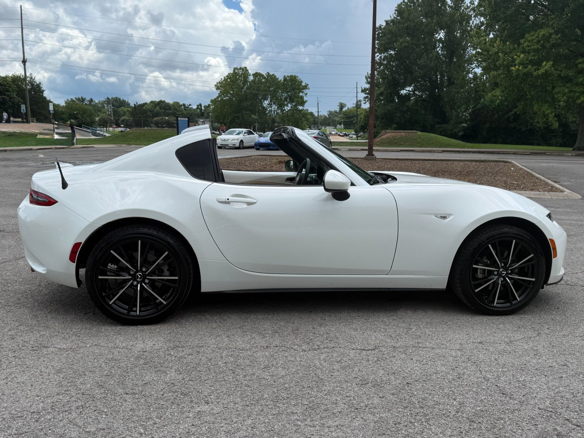Used 2025 MAZDA MX-5 Miata RF Grand Touring RWD image 6