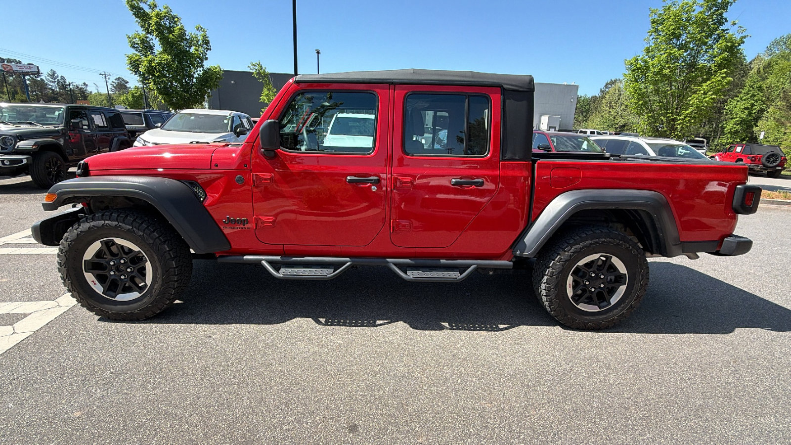 Used 2025 Jeep Gladiator Sport AWD/4WD image 11