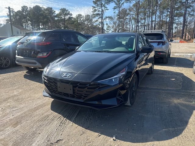 Used 2022 Hyundai Elantra SEL w/ Preferred Accessory Package image 4