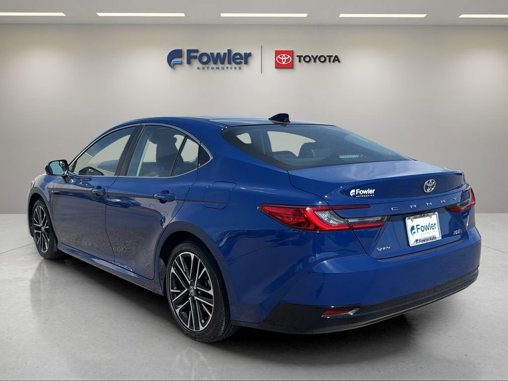 Used 2025 Toyota Camry XLE w/ Premium Package image 5